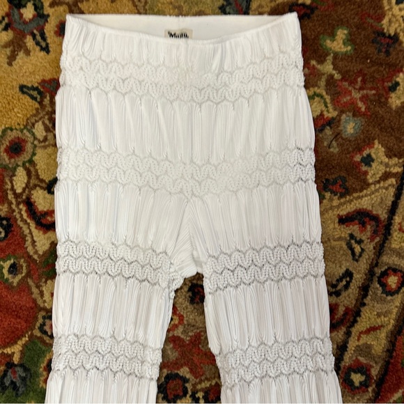 Show me your MuMu white bell bottom pants. - Picture 5 of 5